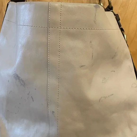 Coach Carly Bag: White and Brown Women's Bag. Used. - Picture 5 of 13